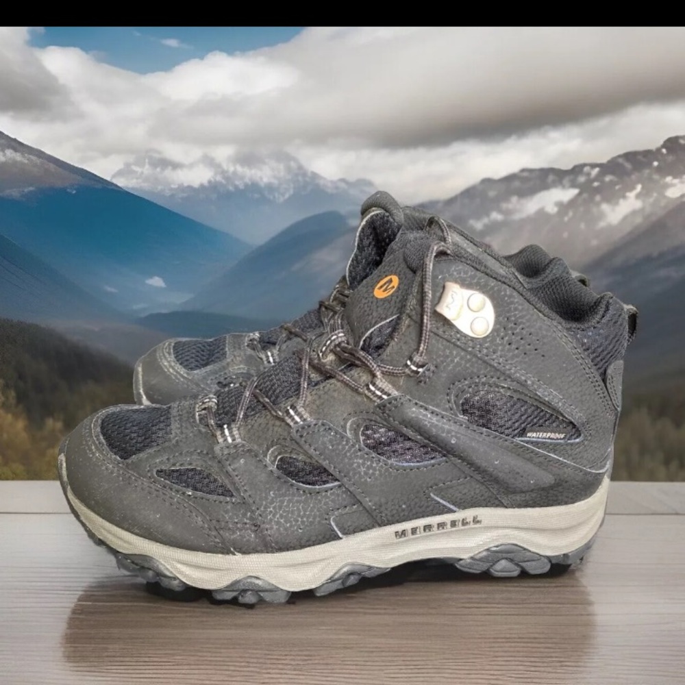 Merrell Juniors Moab 3 Mid Black Hiking Boots MK265702 Size 5.5 Womens 7 M